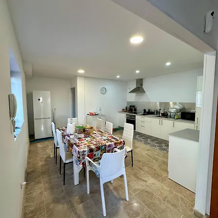 Chris Ocean View Holiday home